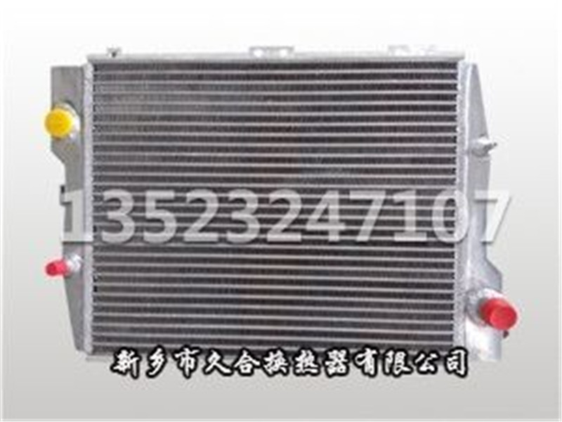 车辆用水箱散热器