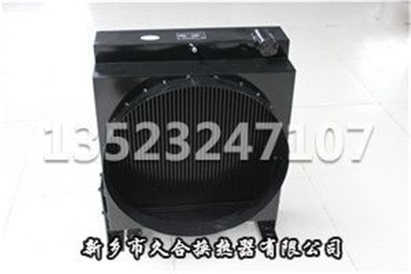 同步碎石封层车水箱散热器